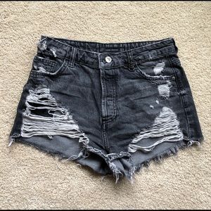 🌟Zara washed black denim shorts